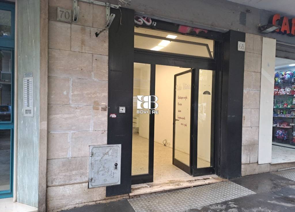 negozio in affitto a Roma in zona Tuscolano