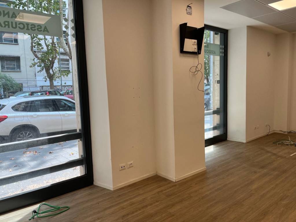 negozio in affitto a Roma in zona Appio Latino