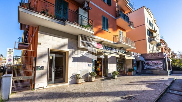 negozio in affitto a Roma in zona Torrevecchia