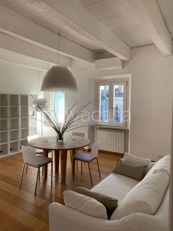 appartamento in affitto a Roma in zona Rione Regola