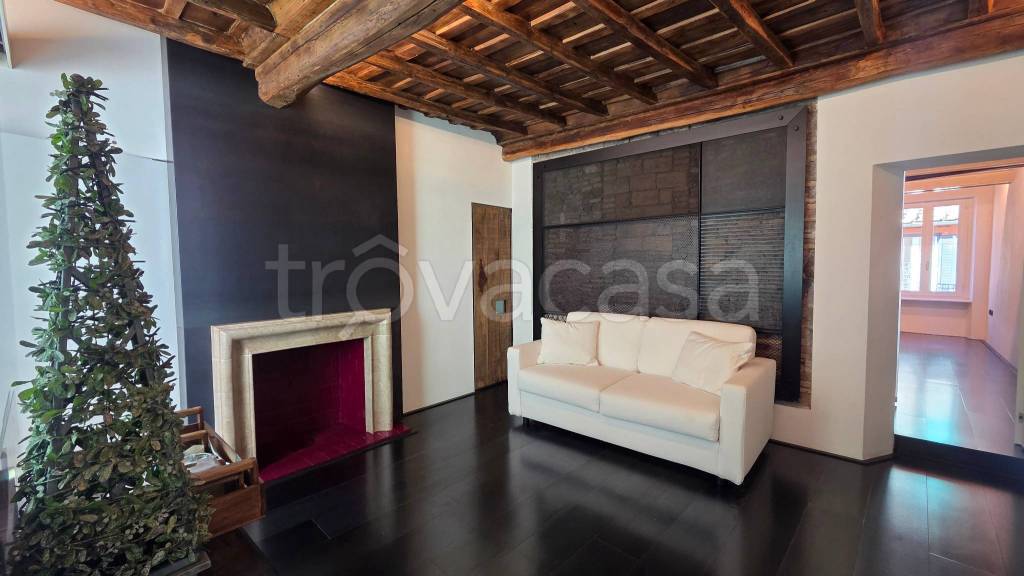 appartamento in affitto a Roma in zona Parione/Sant'Eustachio