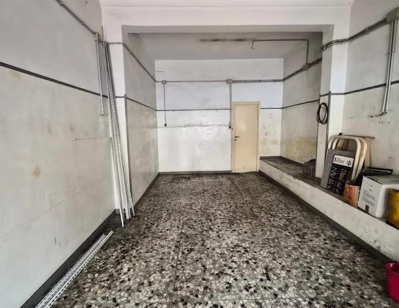 locale commerciale in affitto a Roma