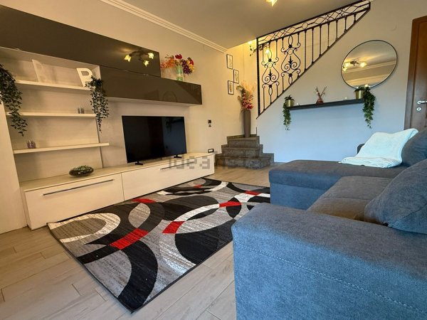 pentavano in affitto a Roma in zona Infernetto