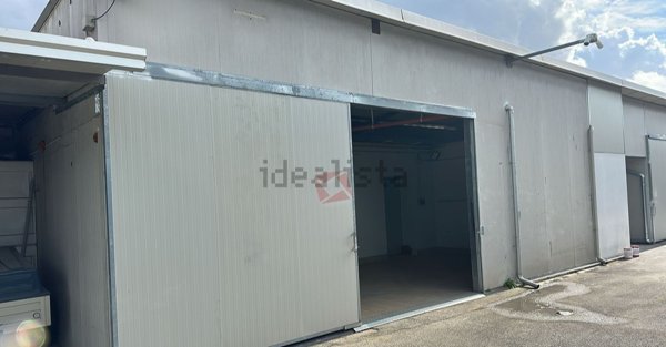locale di sgombero in affitto a Roma in zona Borghesiana
