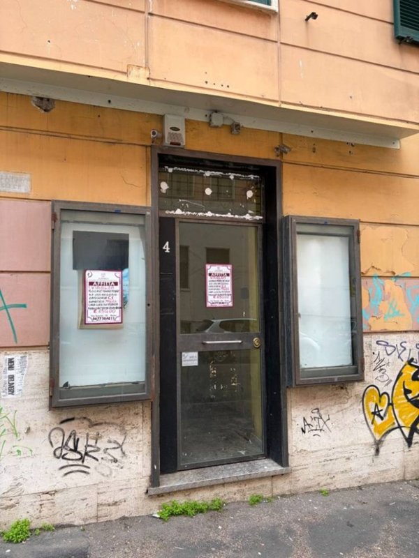 negozio in affitto a Roma in zona Tuscolano