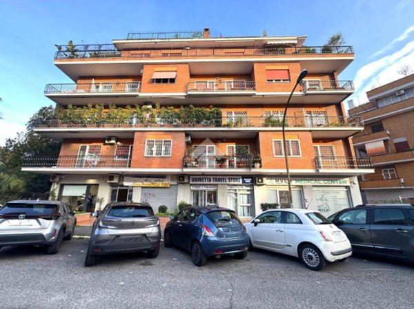 negozio in affitto a Roma