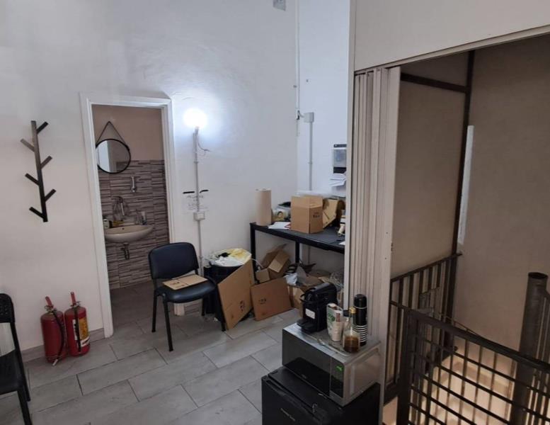 negozio in affitto a Roma in zona Appio Claudio