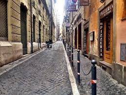 negozio in affitto a Roma in zona Trevi-Colonna