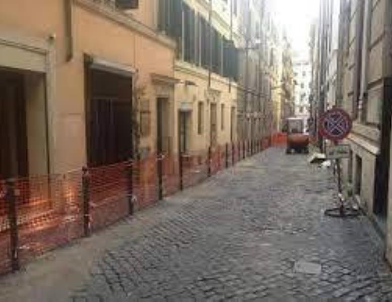 negozio in affitto a Roma in zona Trevi-Colonna