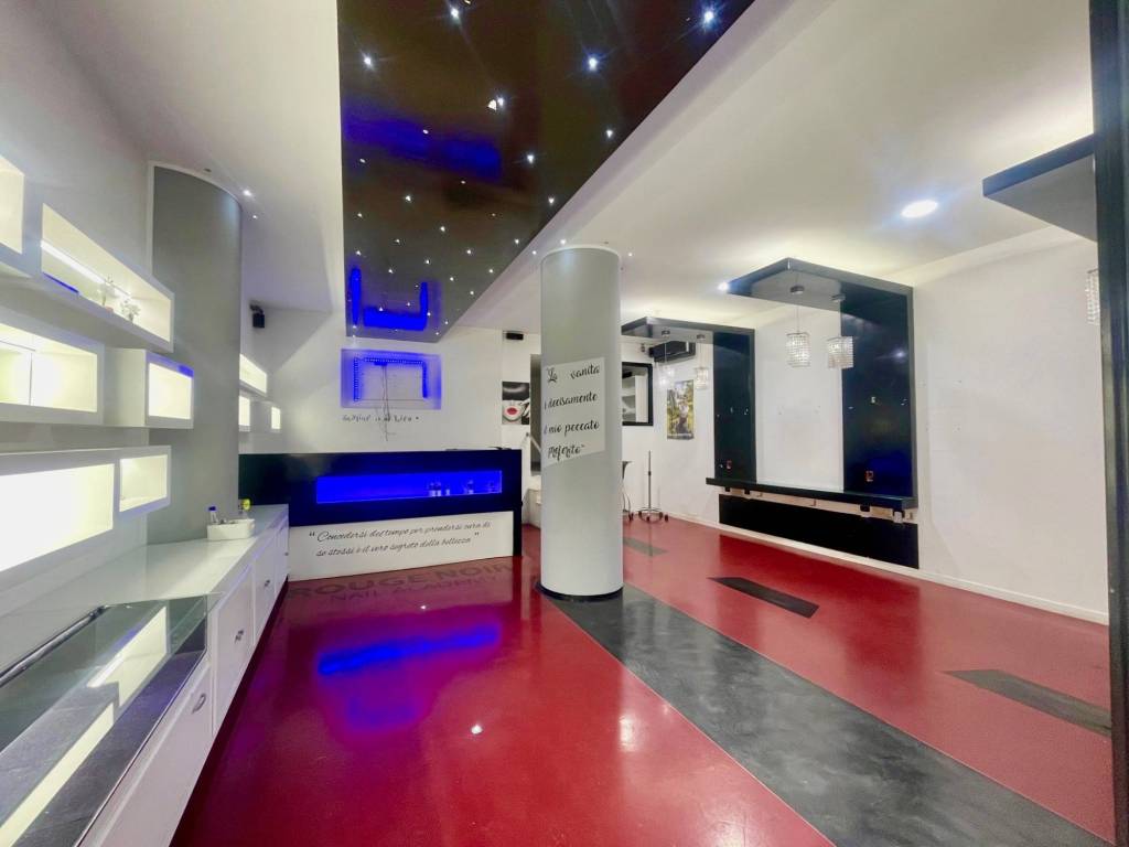 negozio in affitto a Roma in zona Ostia