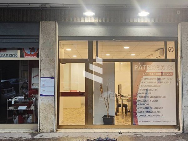 negozio in affitto a Roma in zona Ostia