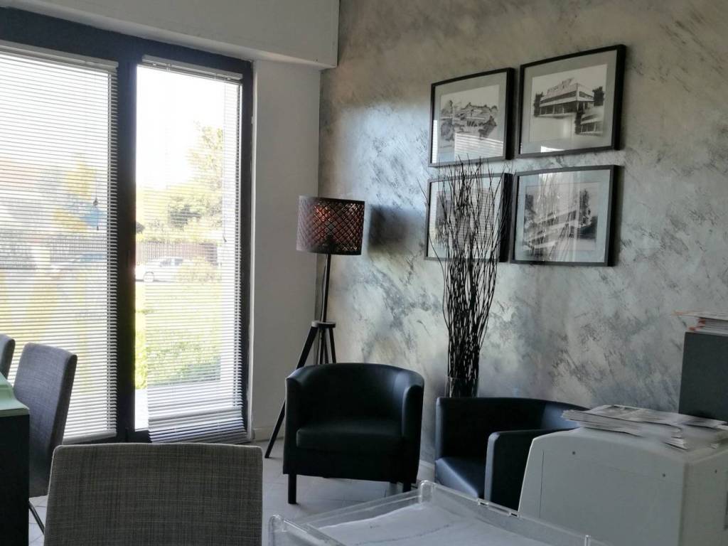 negozio in affitto a Roma in zona Tor de' Cenci