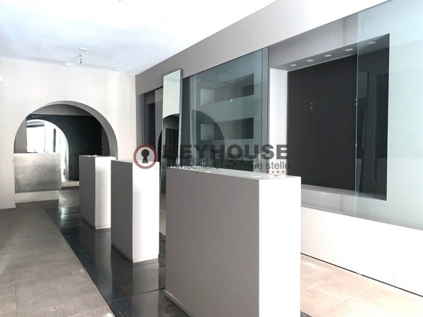 locale commerciale in affitto a Roma in zona Campo Marzio