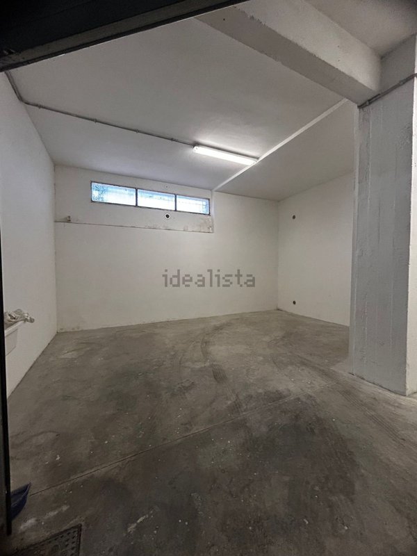 locale di sgombero in affitto a Roma in zona Torre Maura