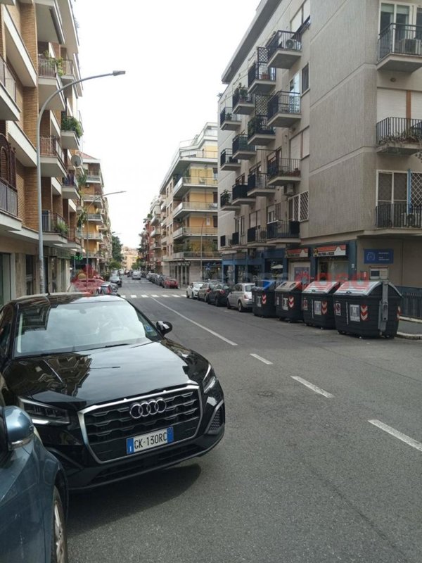 negozio in affitto a Roma