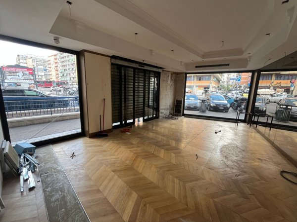 locale commerciale in affitto a Roma in zona Tuscolano