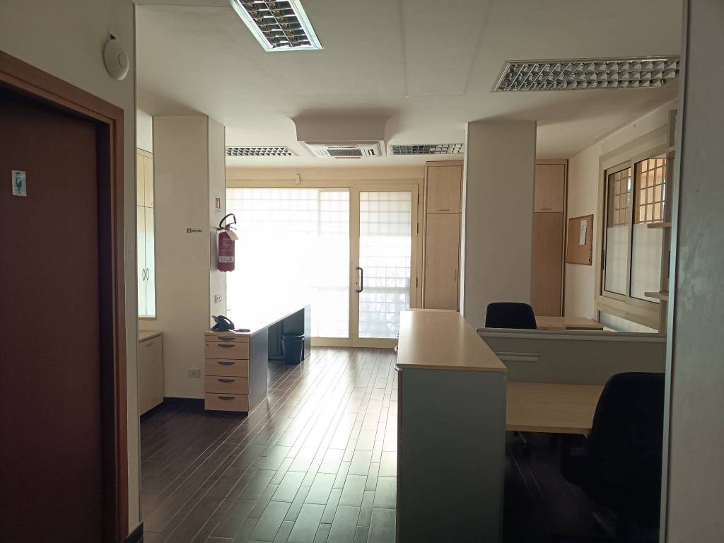 ufficio in affitto a Roma in zona Torrino