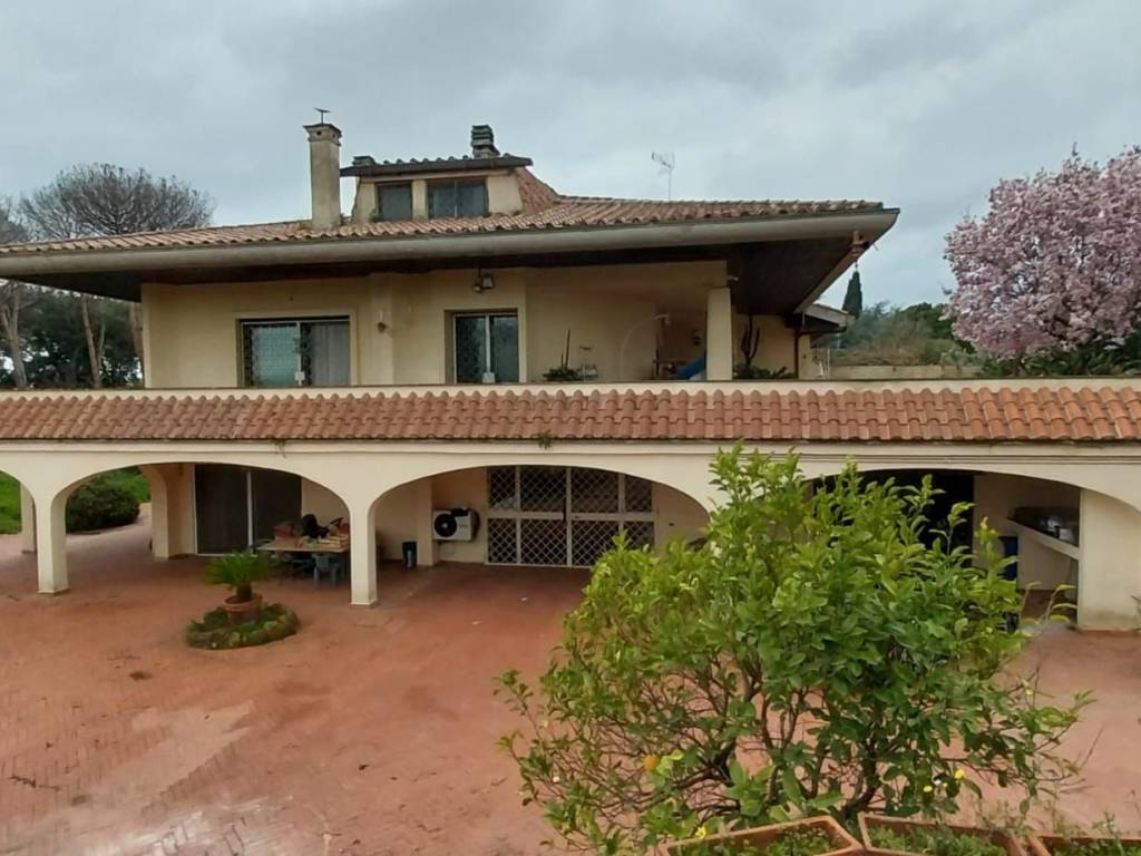 casa indipendente in affitto a Roma in zona Castel di Leva