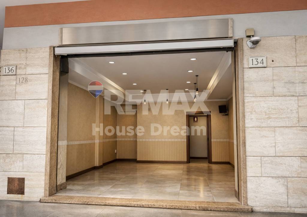 negozio in affitto a Roma in zona Appio Claudio