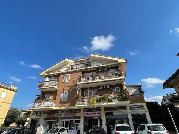 locale commerciale in affitto a Roma in zona Casal Morena