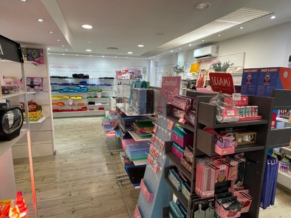 locale commerciale in affitto a Roma in zona Casal Morena