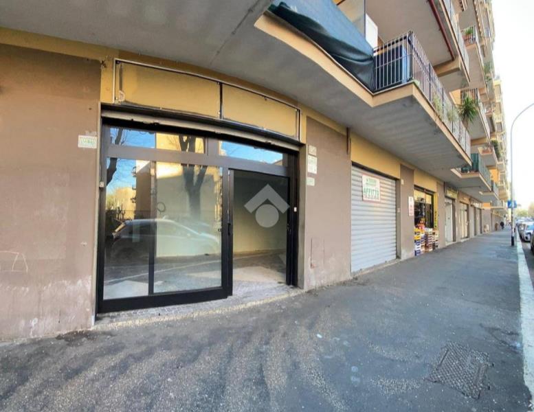 locale commerciale in affitto a Roma