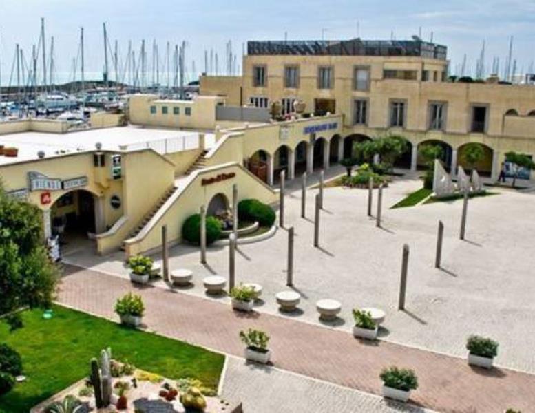 negozio in affitto a Roma in zona Ostia