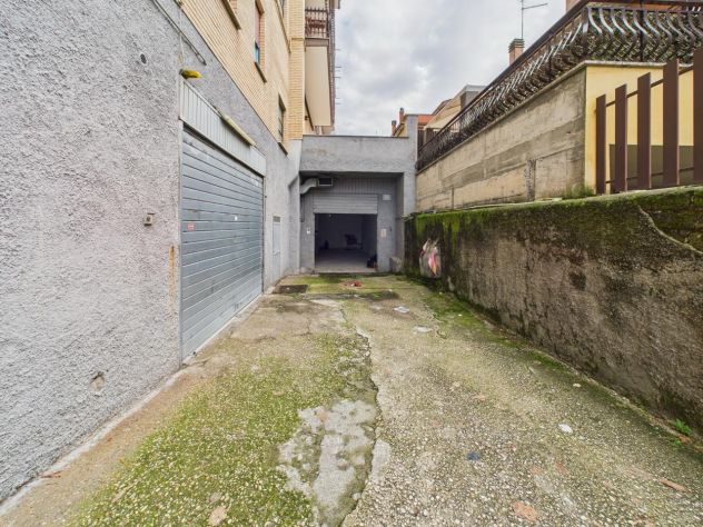 locale commerciale in affitto a Roma in zona Salario