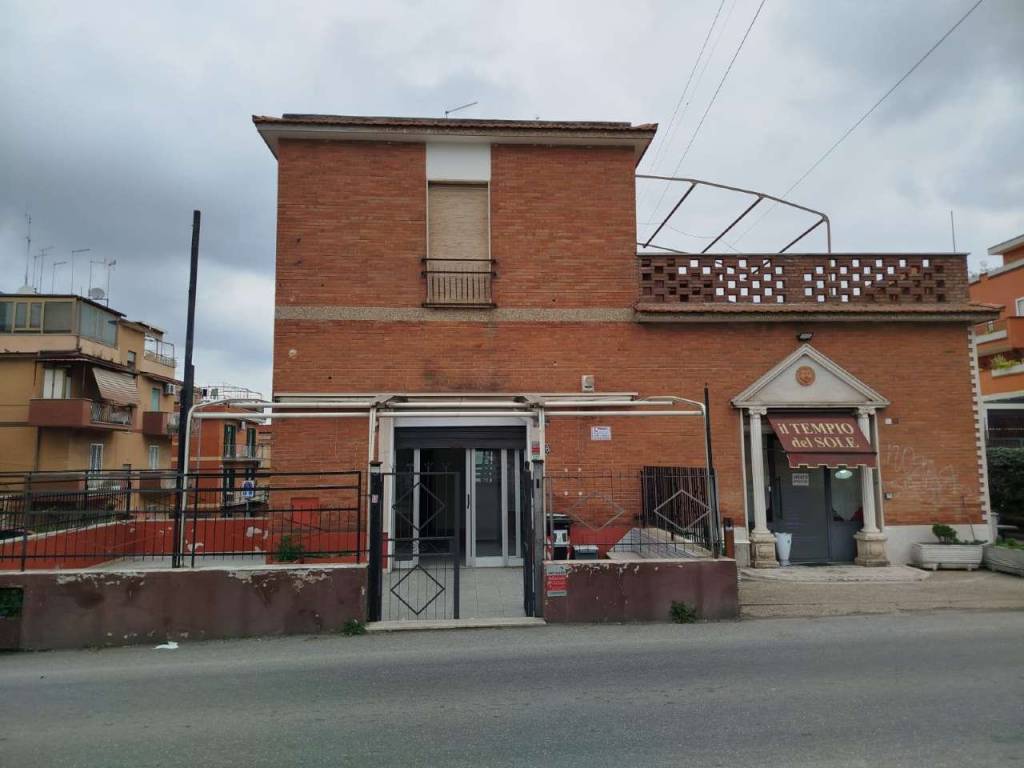negozio in affitto a Roma in zona Casalotti