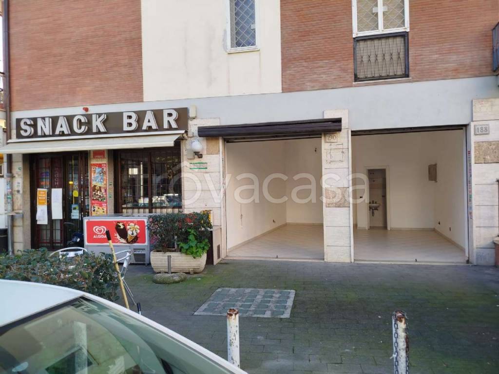 negozio in affitto a Roma