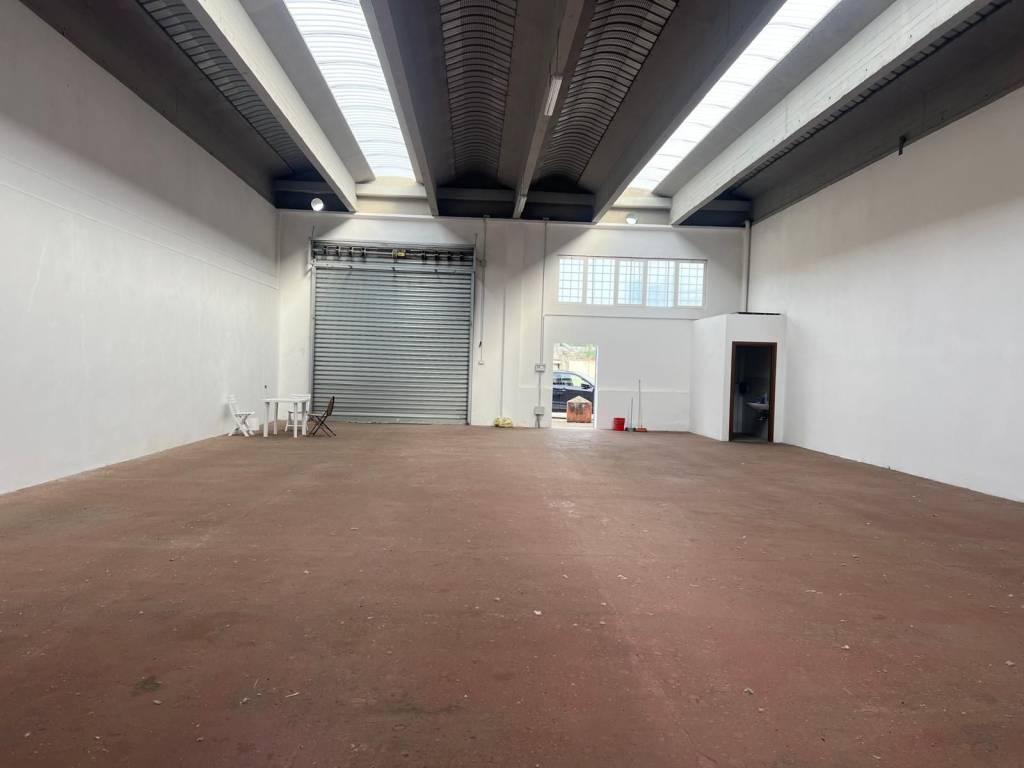 negozio in affitto a Roma in zona Fonte Laurentina