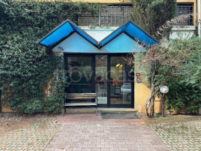 locale commerciale in affitto a Roma in zona Giuliano Dalmata