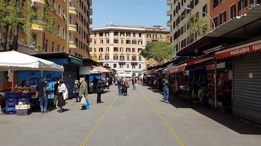 negozio in affitto a Roma in zona Appio Latino