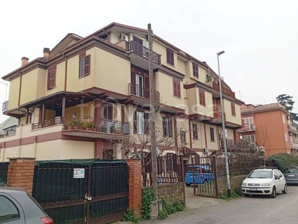 appartamento in affitto a Roma in zona Torre Angela
