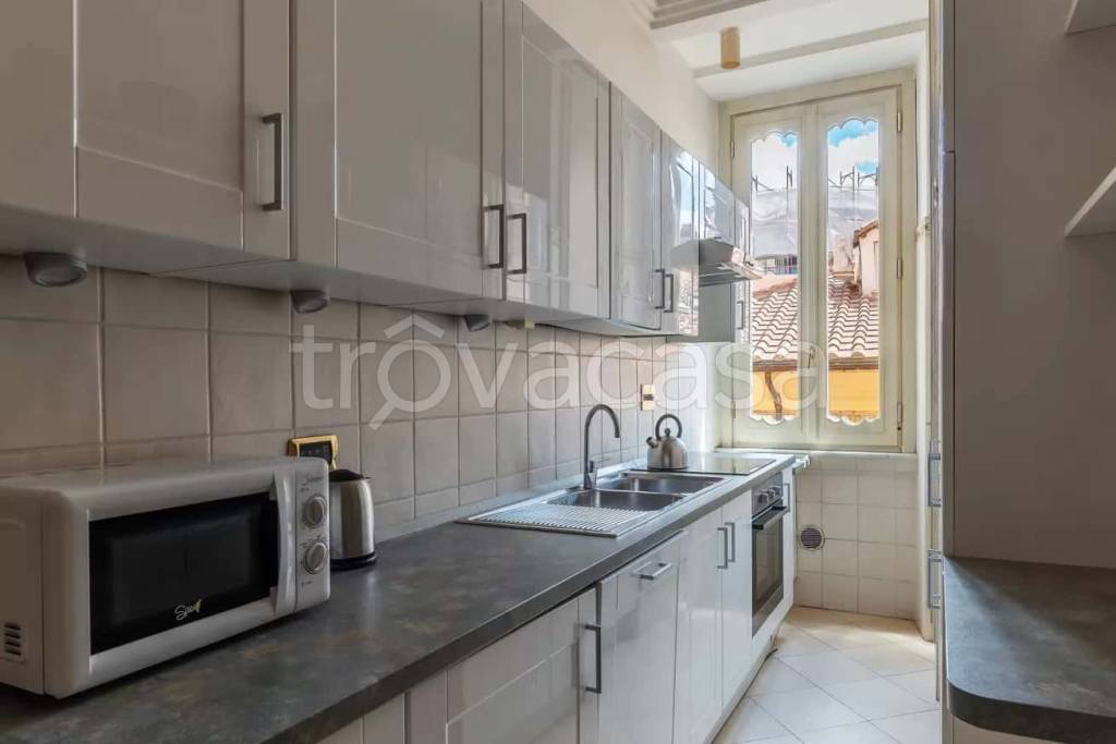 appartamento in affitto a Roma in zona Trevi-Colonna