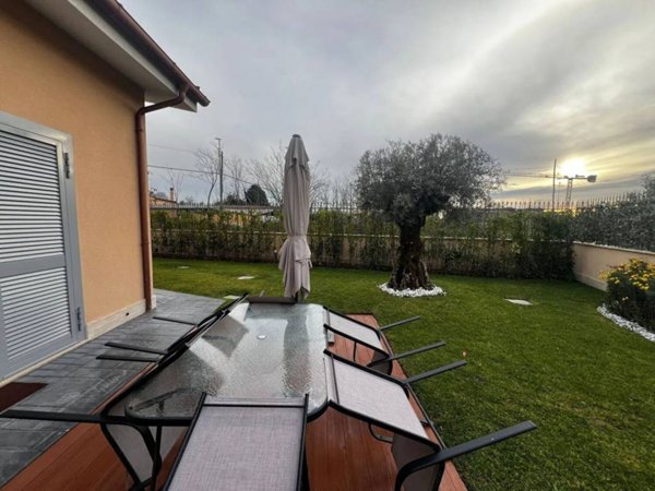 casa indipendente in affitto a Roma in zona Tuscolano