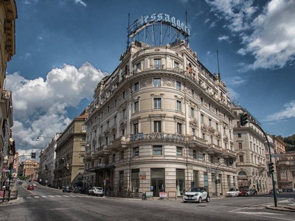 negozio in affitto a Roma in zona Trevi-Colonna