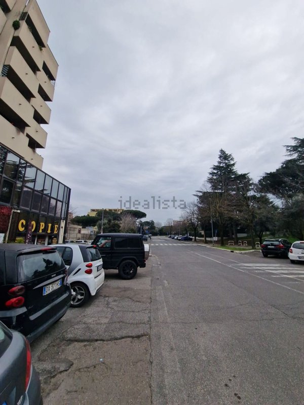 negozio in affitto a Roma in zona Giuliano Dalmata