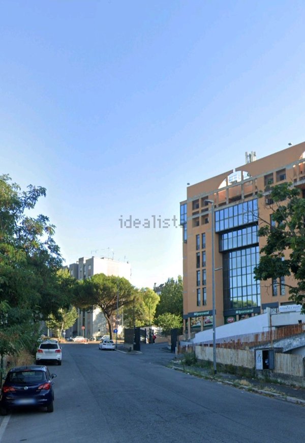 locale di sgombero in affitto a Roma in zona Collatino