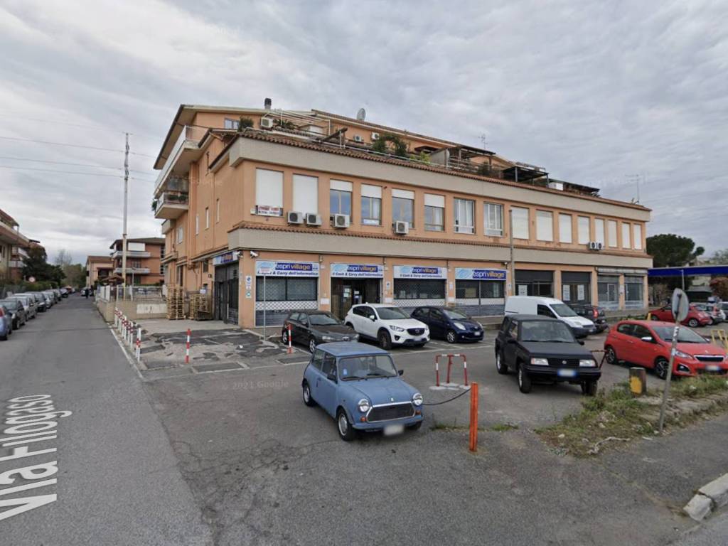 locale commerciale in affitto a Roma in zona Romanina