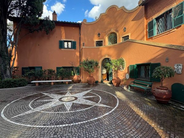 casa indipendente in affitto a Roma in zona Rione Monti/Campitelli