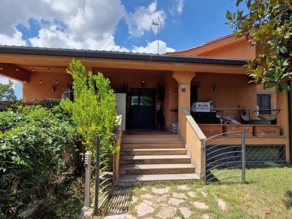 casa indipendente in affitto a Roma in zona Ardeatino