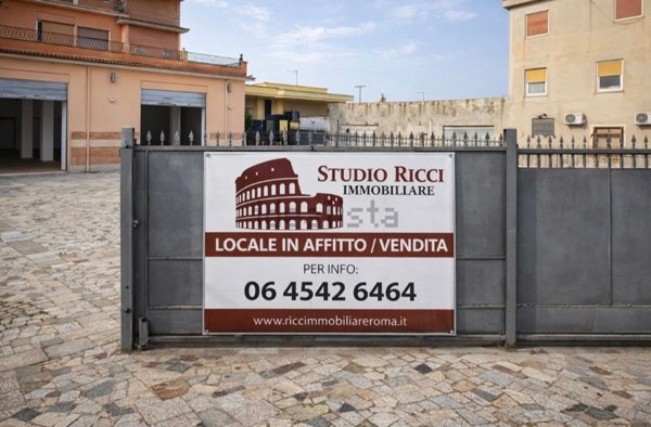locale di sgombero in affitto a Roma in zona Casal Morena