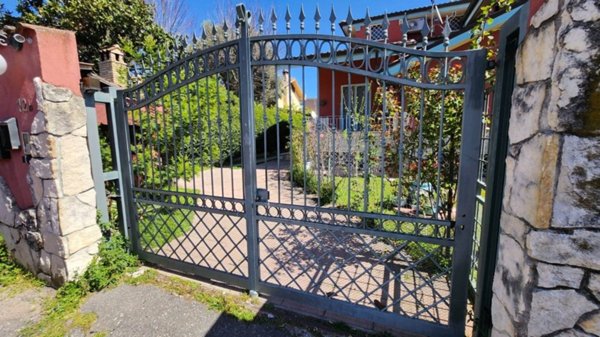 casa indipendente in affitto a Roma in zona Infernetto