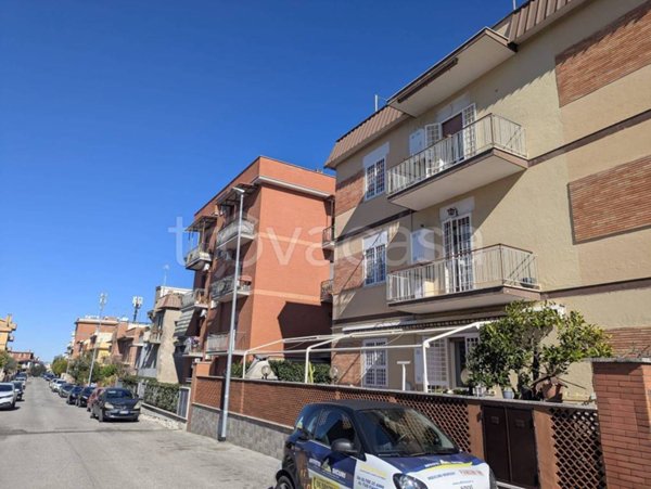appartamento in affitto a Roma in zona Torre Angela
