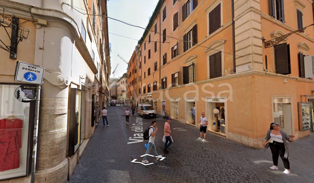 negozio in affitto a Roma in zona Trevi-Colonna