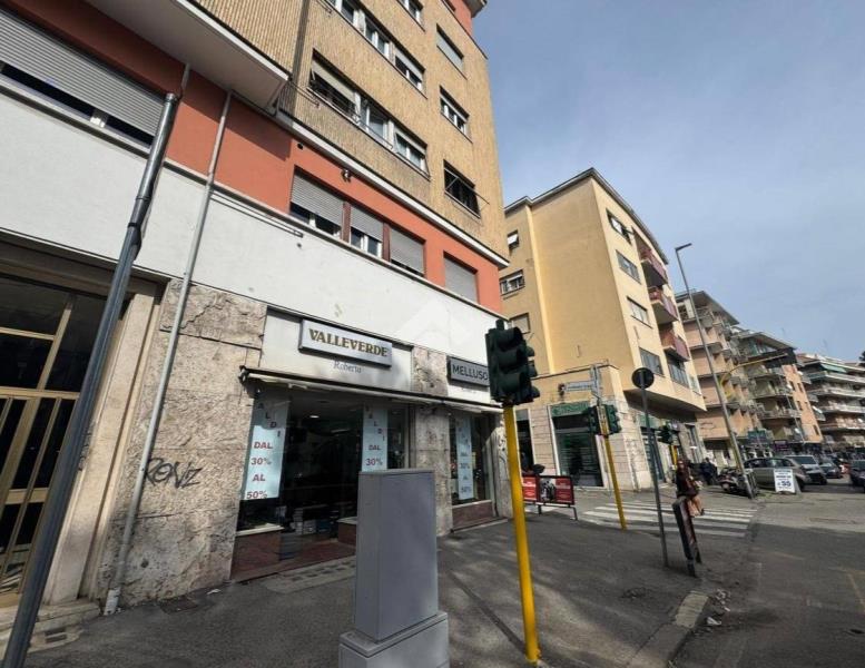 locale commerciale in affitto a Roma in zona Aurelio