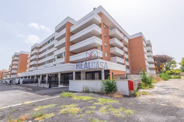 negozio in affitto a Roma in zona Romanina