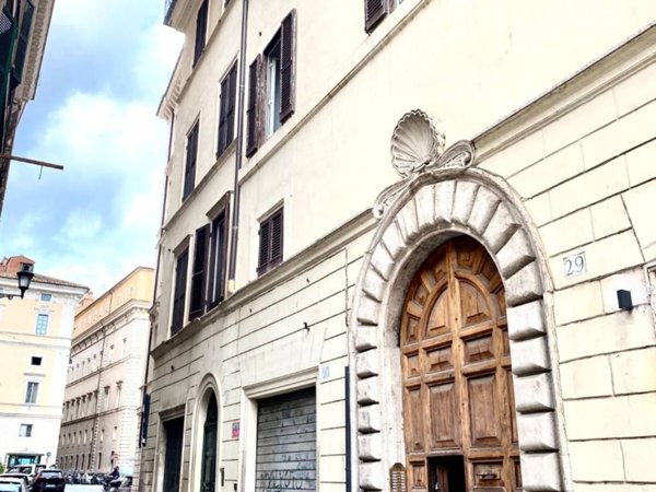 appartamento in affitto a Roma in zona Parione/Sant'Eustachio