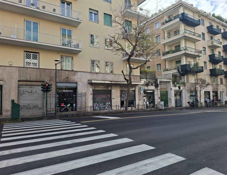 negozio in affitto a Roma